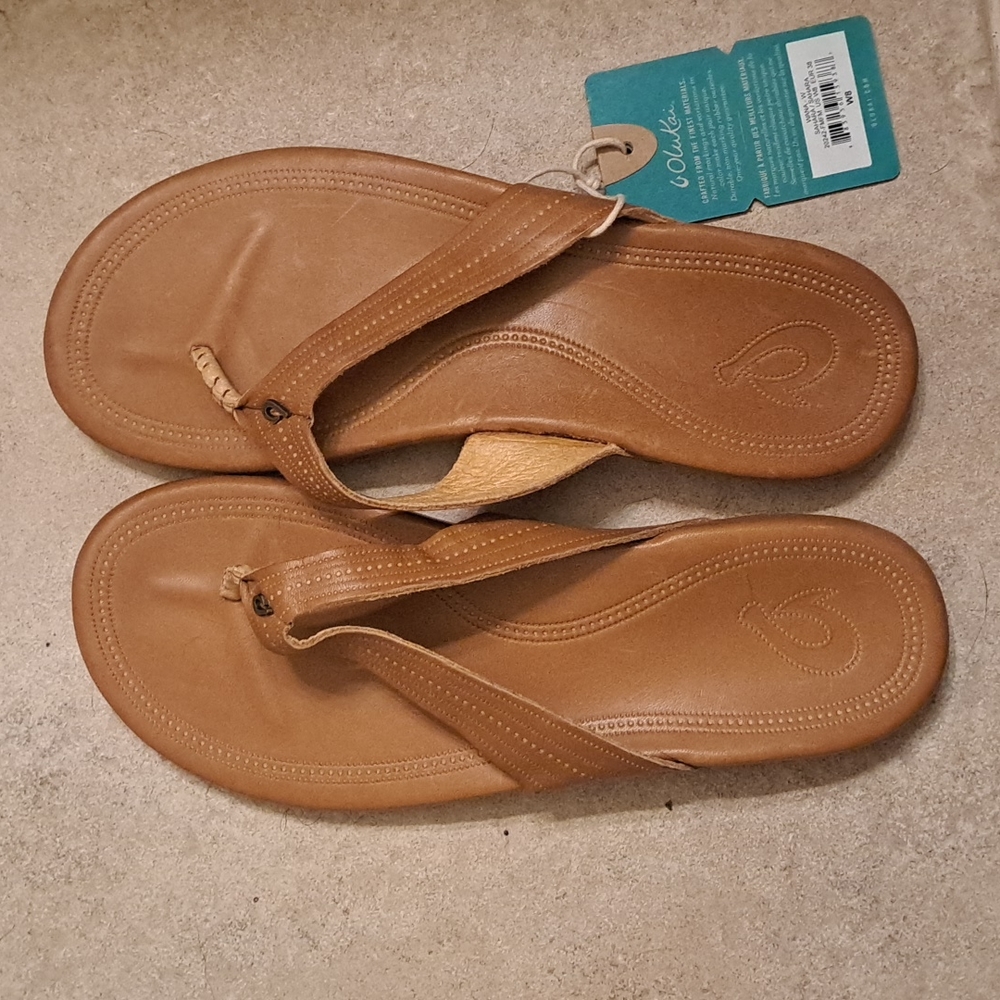 New Olukai Wana women's leather thong sandals size 8